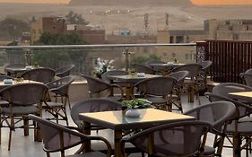 Akhnaton Pyramids View Hotel With Rooftop Access & Free Airport Pickup